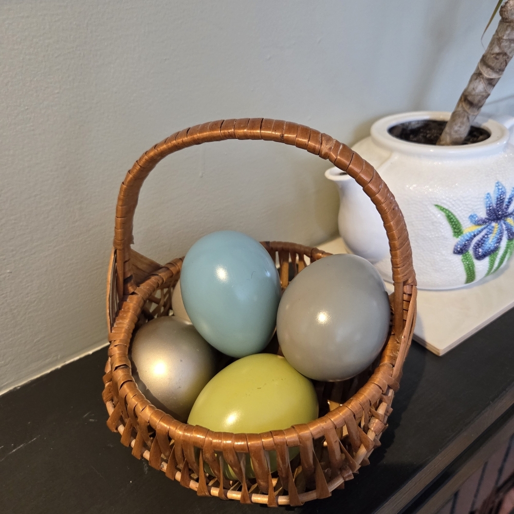 Small woven wicker Easter egg basket & 6 Decorative Eggs